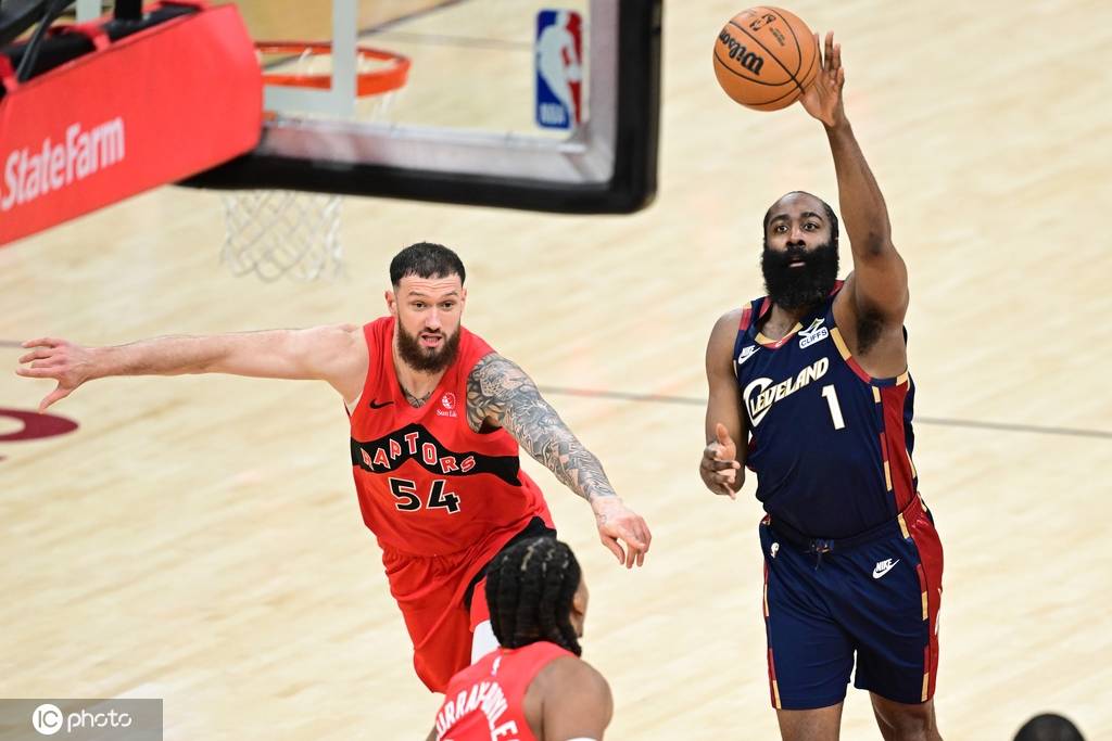 状态火热！哈登砍28分5板4助5抢断 一战收获三里程碑